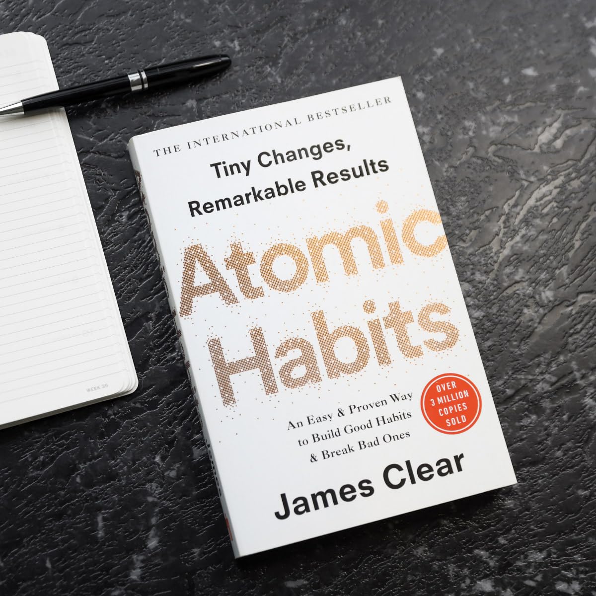 Atomic Habits: The life-changing million copy bestseller [Paperback] James Clear